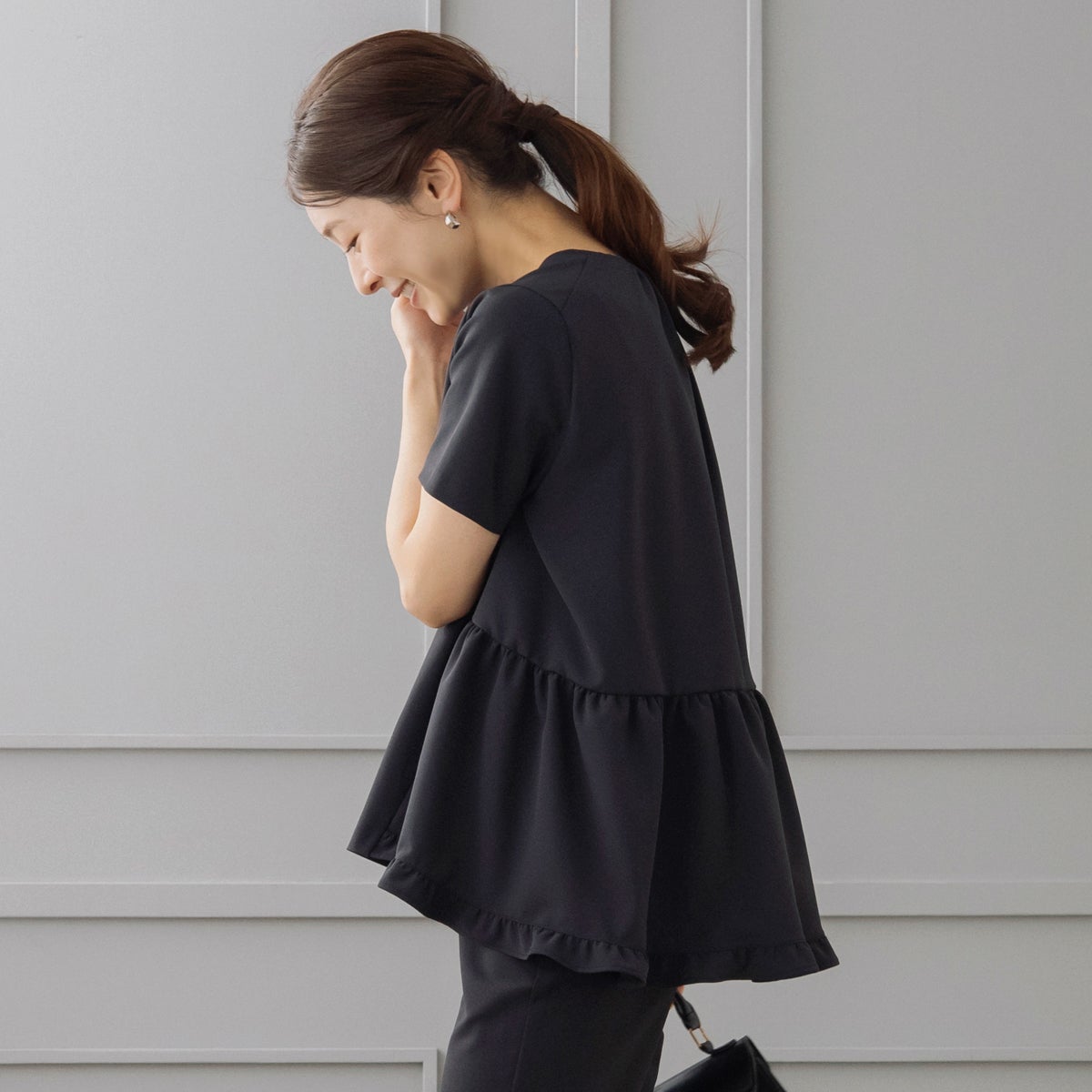 ミニティアードフリルプルオーバー 着用