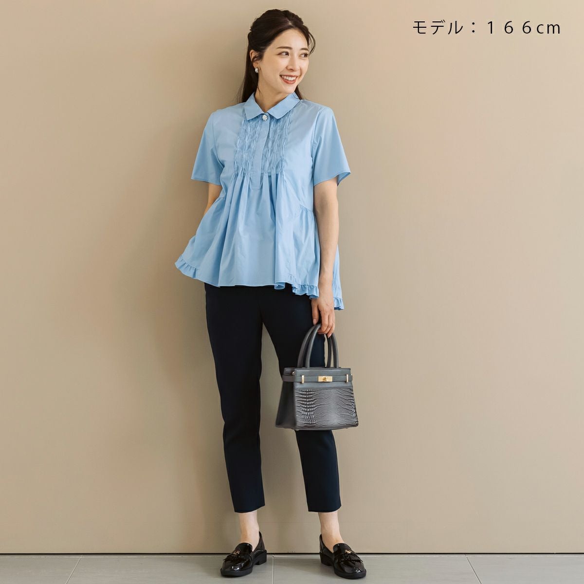 sono ネイビー　オーナメントパールクレービーブラウス MAISON SONO】オーナメントパールフローラルフレアブラウス【20260424