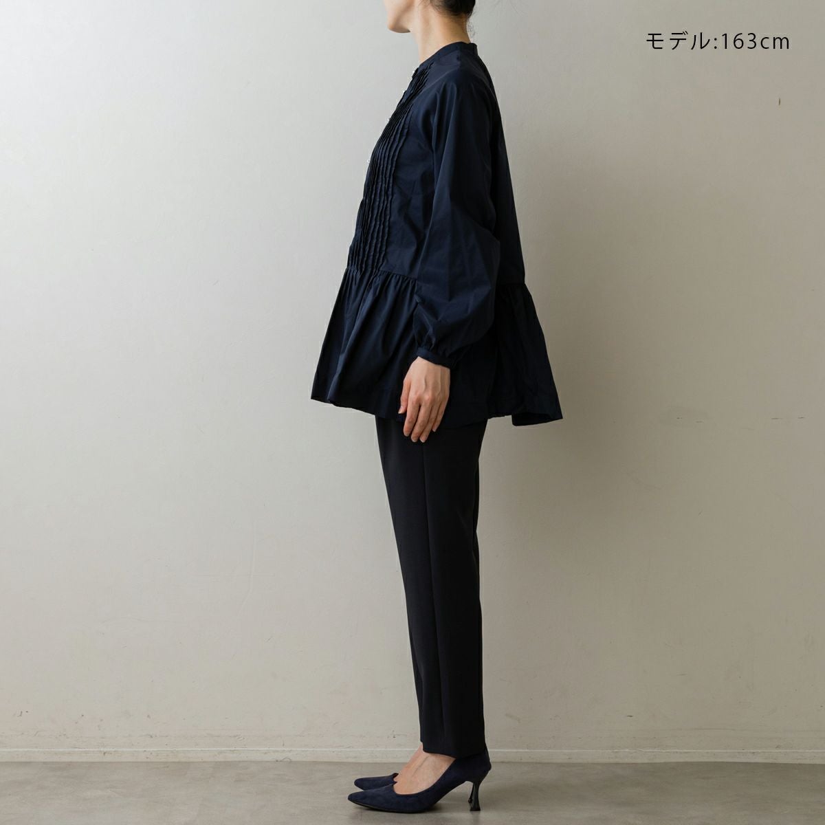 22SS sono ネイビー　セットアップ パール　タックフレアブラウス パンツ SONO/ソーノ】ウェイビータックパールブラウス（シャツ/ブラウス