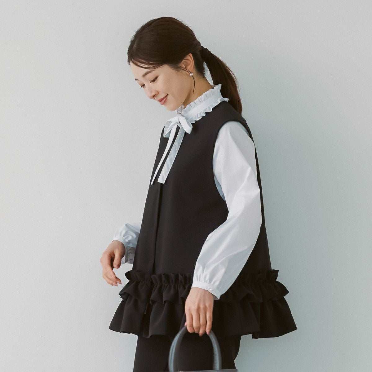 SONO NAVY】 フローラルフリルチュニックジレ【20260225】 | Spendard.com