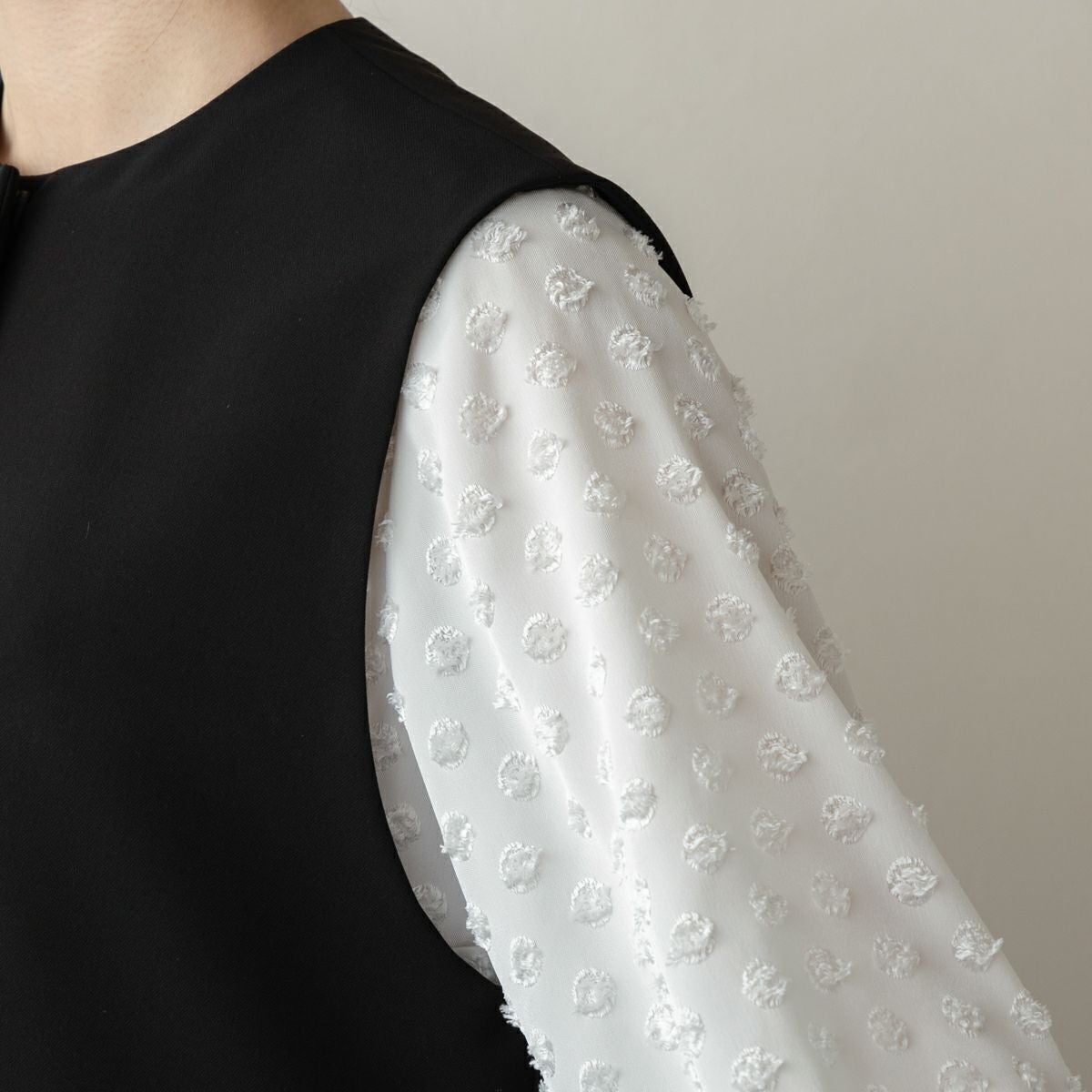 SONO NAVY】 フローラルフリルチュニックジレ【20260225】 | Spendard.com