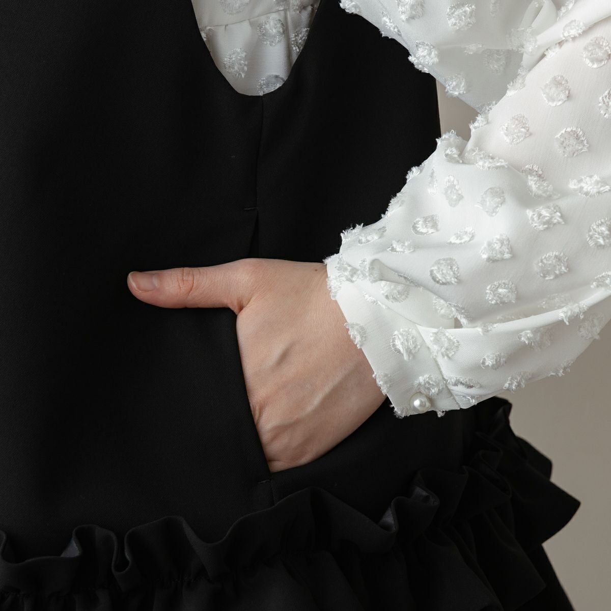SONO NAVY】 フローラルフリルチュニックジレ【20260225】 | Spendard.com