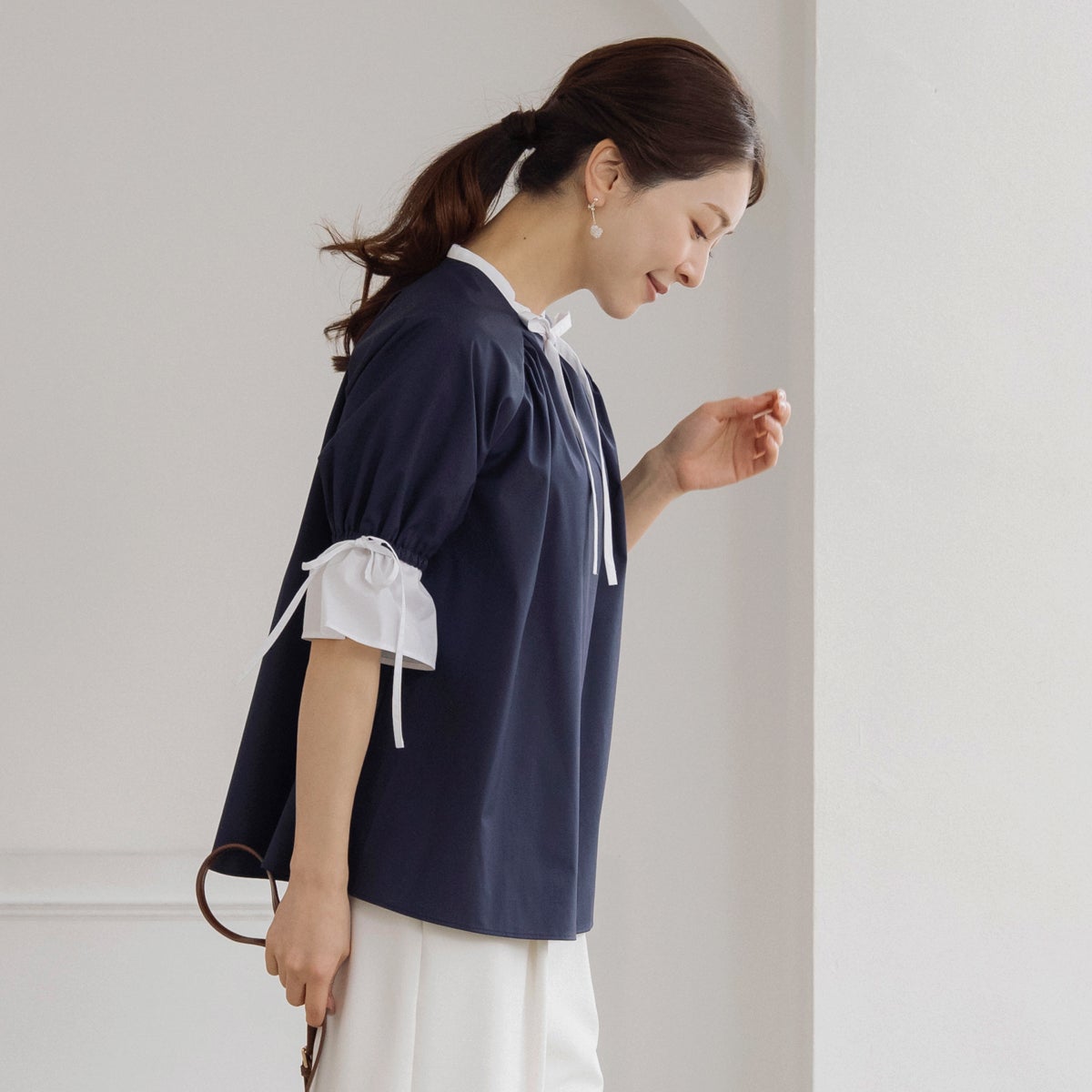 1 sono ネイビー　タックフレアブラウス　パフスリーブ VERY掲載 完売品 Sono ネイビー ラジアルウェーブ タックフレア
