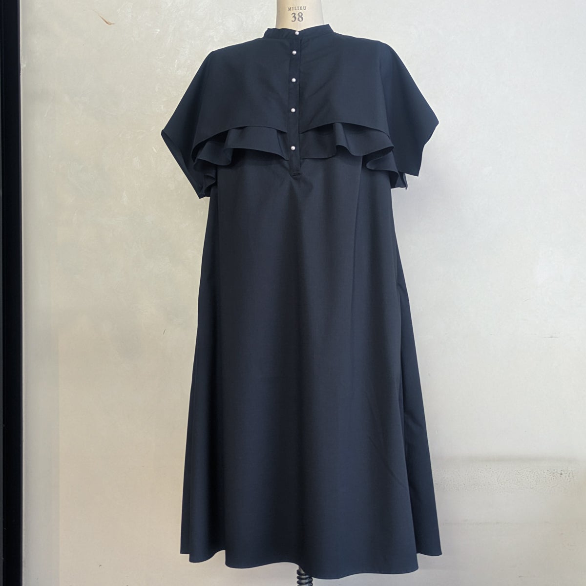 SONO】ダブルフリルケープワンピース【20260619】 | Spendard.com