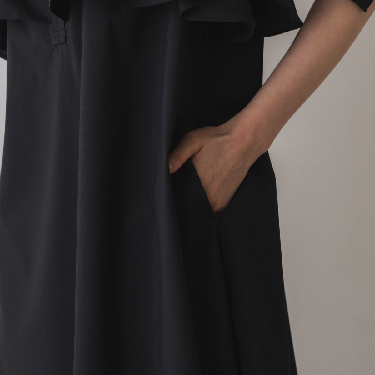SONO】ダブルフリルケープワンピース【20260619】 | Spendard.com