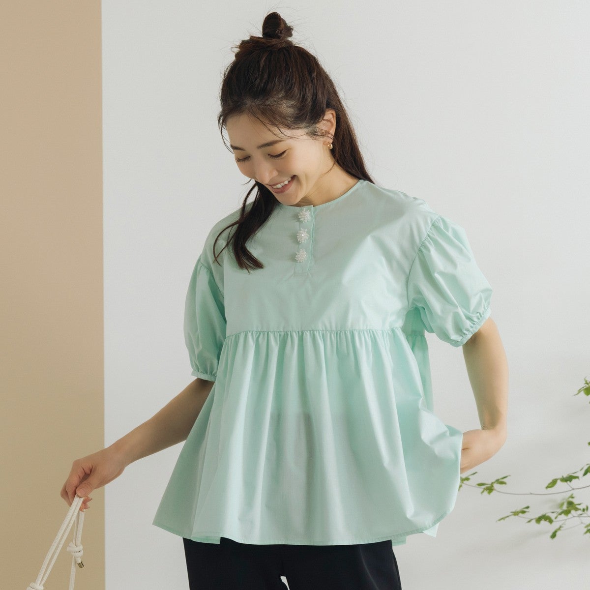 SONO】オーナメントビジューブラウス【20260724】 | Spendard.com