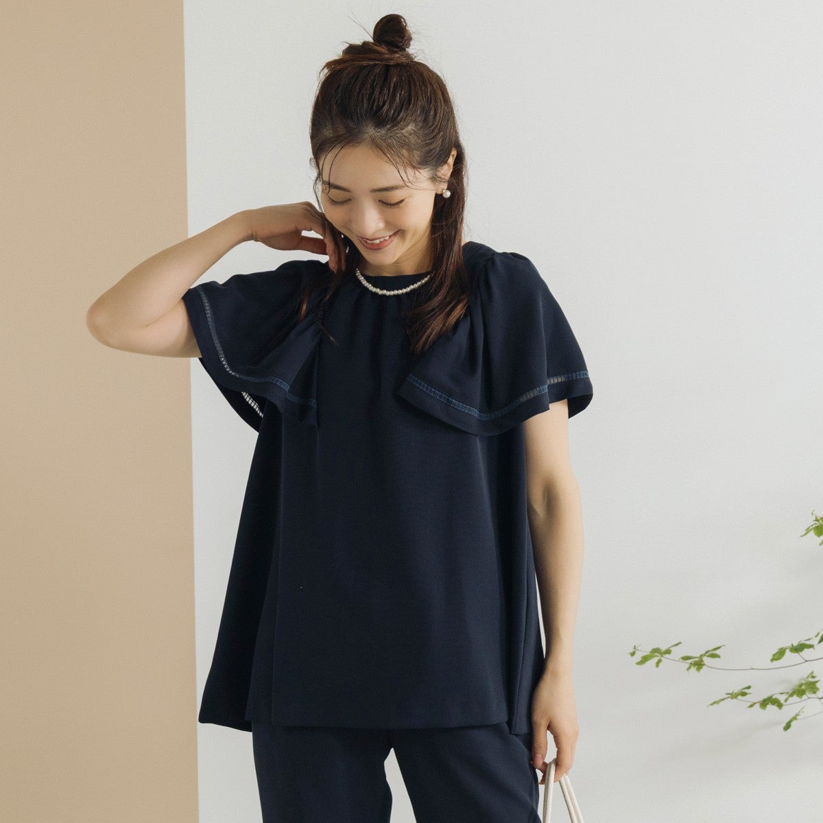 SONO NAVY】エアリーラッフルブラウス【20260724】 | Spendard.com